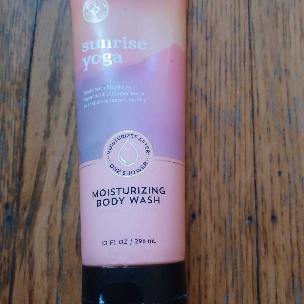 BATH AND BODY WORKS